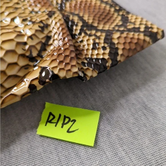 👯♀️Host Pick⚡️FREE w/purchase SnakeskinPrint Clutch/Small Purse-w/flaws - Picture 12 of 13